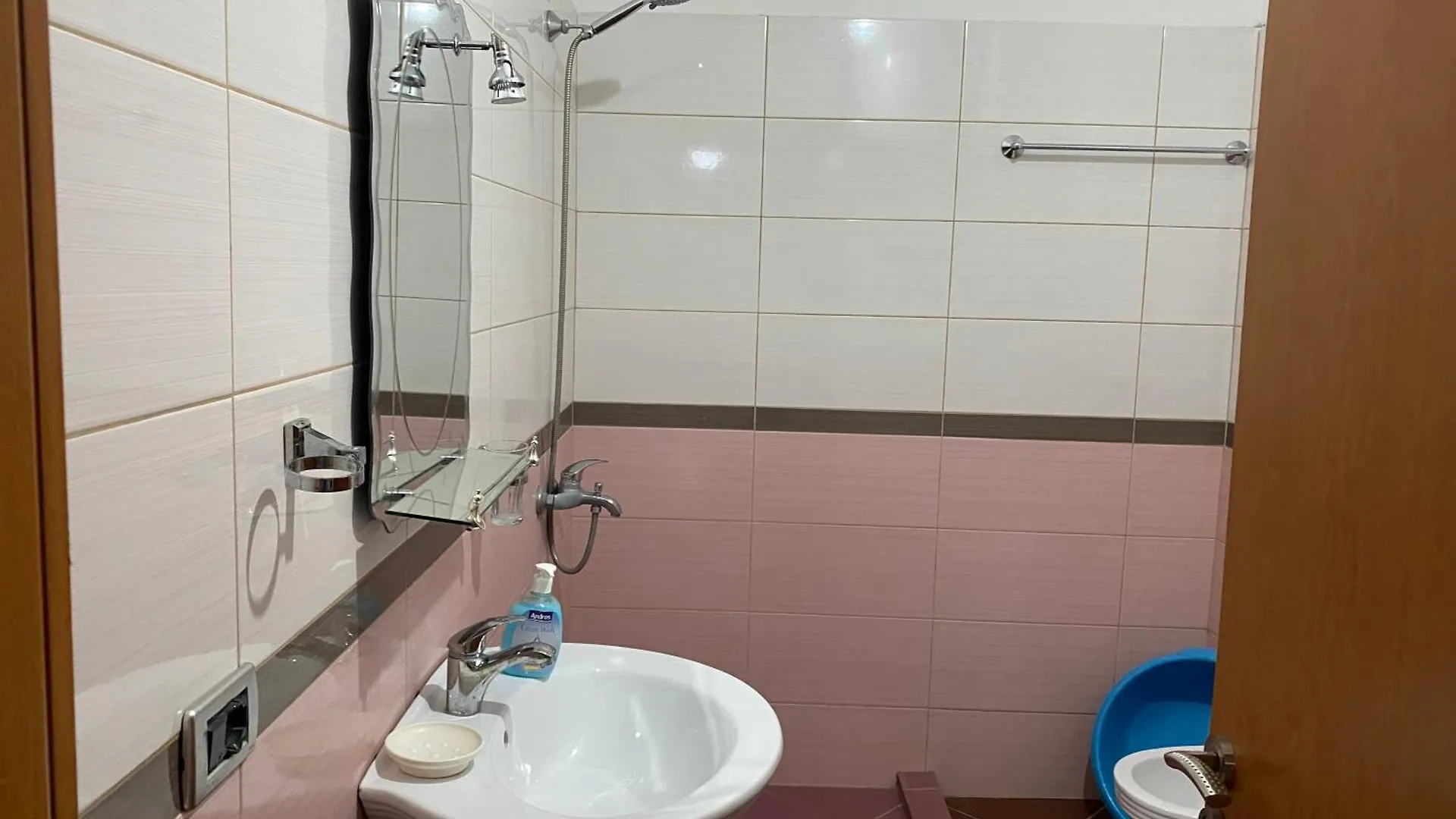 Apartment Lake House Pogradec